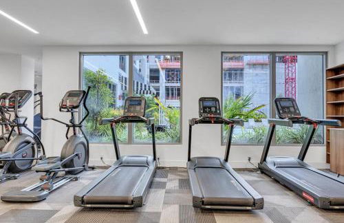 Brickell Border 3BR by Untitled Stay - Photo 29