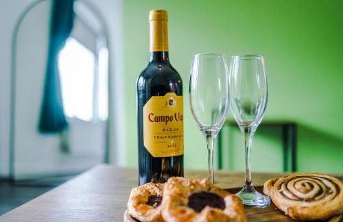 The Acacia Lodge - Beautiful & Modern 3-BR with FREE Parking - Perfect For Business or Work Stays by Parydise Properties - Foto 10