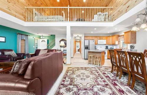 Newer Cottage on the Lake, ample space for boats - Foto 18