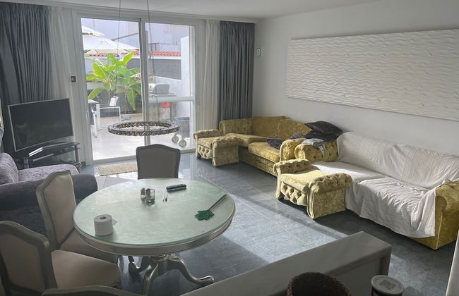 Luxury 4 bedroom villa with jacuzzi - Photo 5