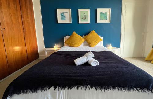 A Spacious Flat with Character - Private Car Space - Foto 19