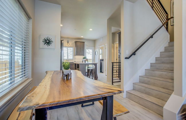 4BR Mnt Viewsmodern Urbanityrooftop Patio - Foto 24