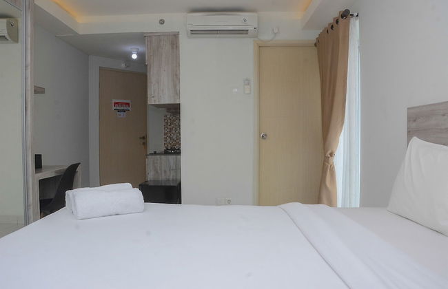 Comfy and Minimalist Studio at Amethyst Apartment - Photo 3