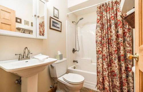 Lazy River Cabin: Lakefront Stay - Foto 20