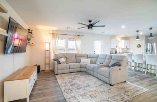 Modern 4BR home in Casa Grande 65 inch TV - Foto 1