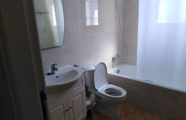 Lovely six Bedroom Villa in Coral Bay - Photo 21