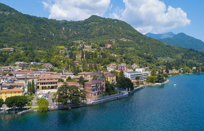 Caffe Priscilla House Parking & Lakeview - Foto 12