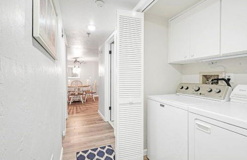 Oceanfront with great beach views from all rooms & balcony, heated pool, and garage - Photo 35