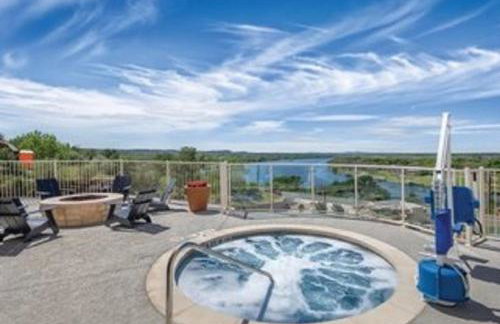Thoughtful 1BD condo with resort amenities on banks of Lake Marble Falls - Photo 17