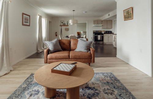 Huge, One Bedroom Apartment with Balcony - Foto 1