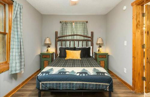 4 BR Mountain Cabin with Hot Tub & Fire Pit in GA - Foto 28