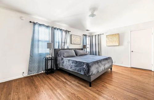 Spacious 4 bedroom home by Melrose and 10 minutes to Hollywood Walk of Fame - Foto 17