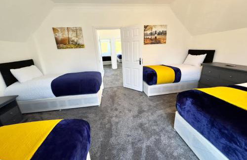 Spacious 3-Bed Home with Garden, Private Parking, Smart Tv's, Fast Wi-Fi - Foto 28