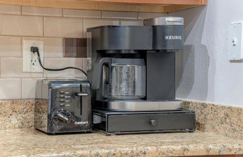 Pet friendly 3br 2ba Private optional heated Pool BBQ grill Golf Clubs close to park - Foto 26