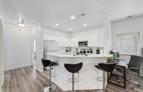 Tranquil 3BR I Free Parking I Workspace - Foto 17