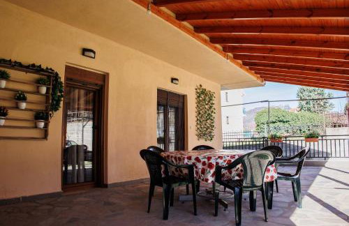 Anastasia's Kastoria Cozy Modern Garden Retreat - Foto 5