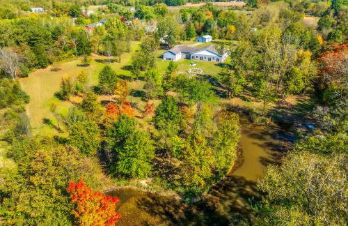 8-Acre Bridgman Oasis Pool, Hot Tub and Game Room - Foto 4