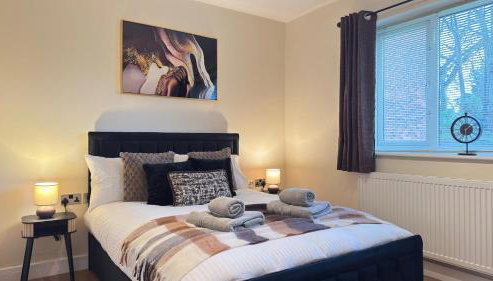 Stylish 2 Bedroom Apartment With 2 Bathrooms and Free Gated Parking - Foto 2