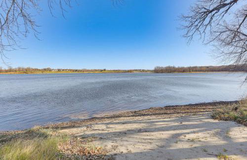 Ski, Fish and Relax Fireside Mink Lake Retreat! - Foto 3