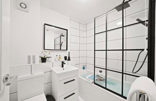 Luxury 1 bed flat South Woodford with parking - minutes walk to Central line Zone 4 - Foto 7