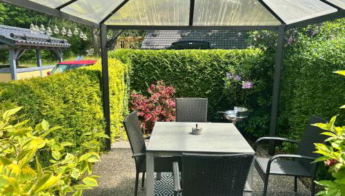 Ferienwohnung Schlossblick Direkt gegenüber dem Schloss, Rhododendronpark mit Terrasse und WLAN - Foto 3
