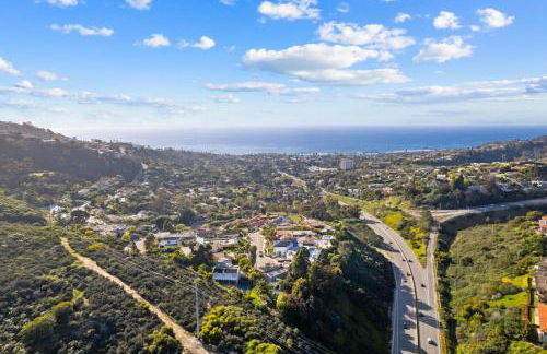 Oceanview Luxe Retreat with Rooftop - Foto 3