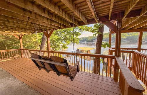 Lakefront 4BD2BADockGrillDecksFirepit-12PP - Photo 53