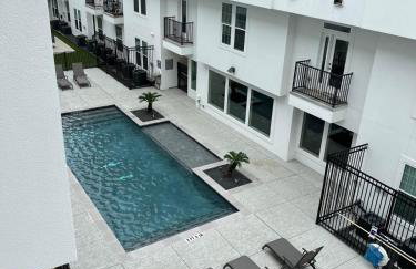 Luxury 2 bed 2 bath pool view - Foto 5