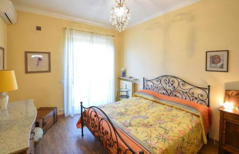 Cozy Home In Pozzol Groppo With Wifi - Foto 28