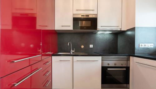 Modern Flat with Balcony & Garage by HostWise - Foto 4, stove, dishwasher, pet friendly