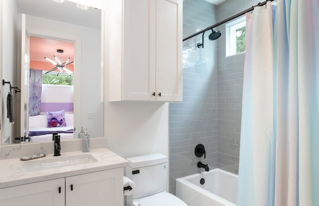 Eastside Home w Awesome Yard - Golf Pool Firepit - Foto 20