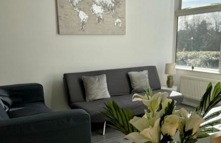 2 Bedroom Flat Ground Floor in Town Center Wellingborough - Photo 1