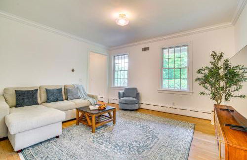 Serene Hudson Valley Escape with Pool and Grill - Foto 11