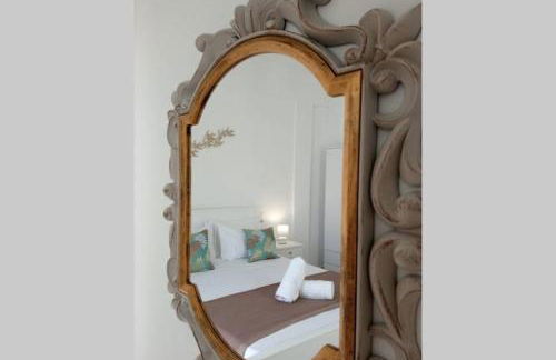 Sonia`s luxury apartment with jacuzzi - Photo 20