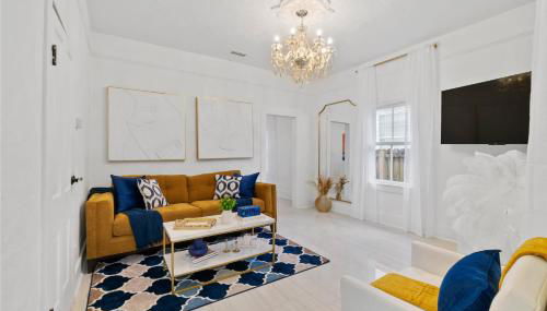 Coco's Cozy Cabana - Hot Tub Walk to Downtown - Foto 2