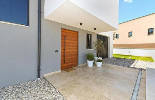 Spacious Villa With Pool and Garden in Stokovci - Foto 92