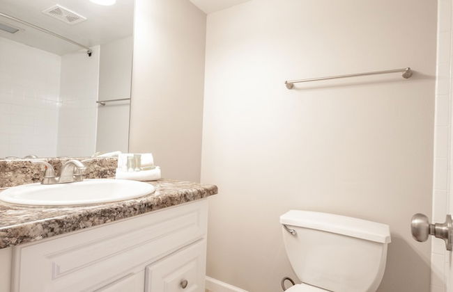 Stay Avenida Westshore - Photo 20