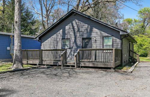 Charming 2BR Retreat-Free Parking - Foto 7