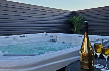 Curacao vs Ivory Coast, Lock in NOW! Sleeps 14 - Foto 4