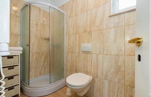 Beautiful villa Eden with pool and jacuzzi immersed in the vegetation - Foto 7