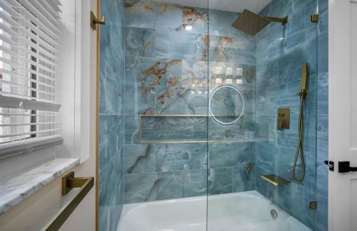 Luxe Getaway w Pool, Games & Fun Vibes - Foto 52