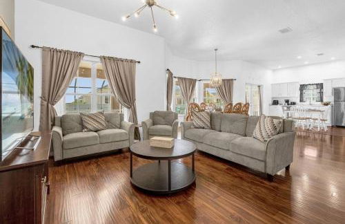 Vista Home near Disney - NEW heated hot tub - games room - Foto 8