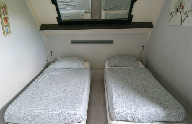 Charming Bungalow in Oostmahorn, Netherlands - Perfect for Nature Lovers - Photo 6