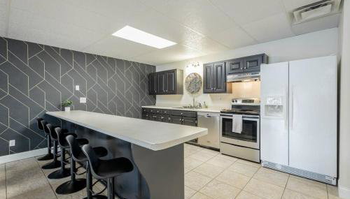 Pickleball - Pool - Hot Tub - Gym - BBQ - Foto 3