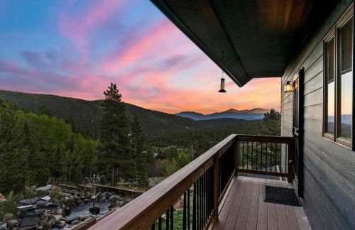 Family Mountain Getaway w Hot Tub and Amazing Views! Close to Hiking & Skiing - Foto 6
