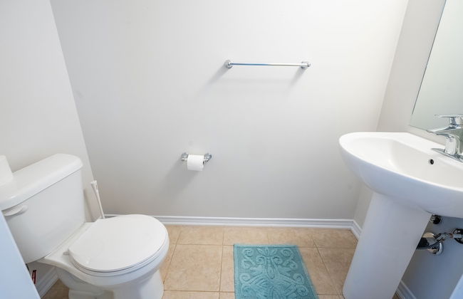 New 3BR Townhouse, Minutes to Niagara Falls and Brock University by GLOBALSTAY - Foto 38