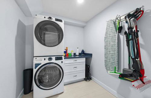 Heated Pool Home steps to the beach - Foto 16