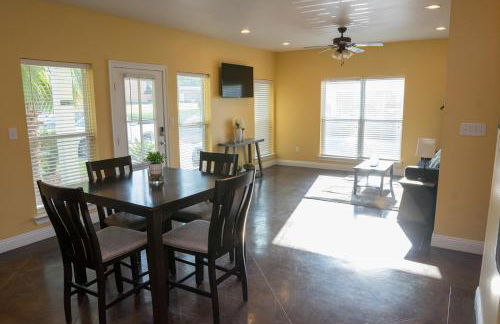 Tidy and Comfy 3BR, Balcony, WD, Free WiFi -E- - Foto 12