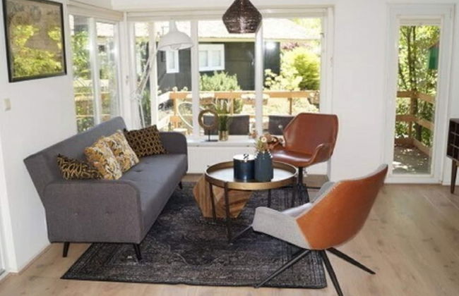 House on Water, Surrounded by Nature - Photo 5