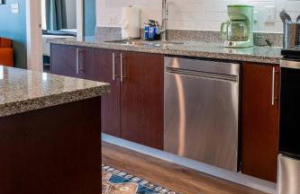 First Floor 2B2B • Pool, Gym, Dog Park • Near DTA - Foto 29